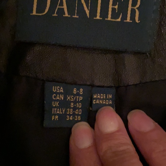Danier leather jacket - Picture 2 of 2